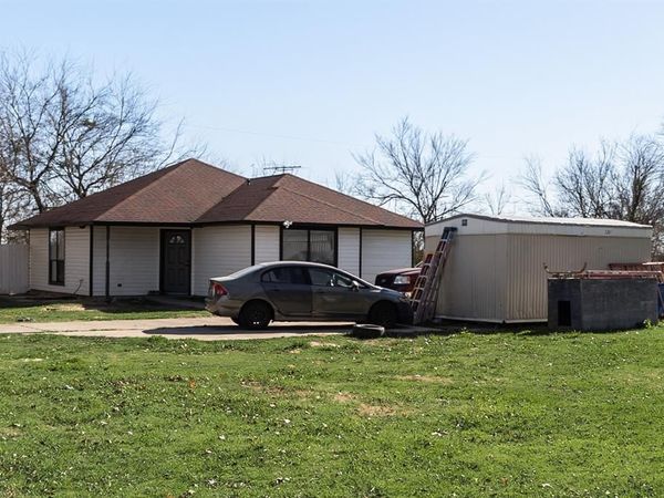 19491 E Market, Mabank, TX 75147