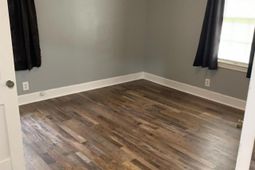 1045 W Elm Street photo 4