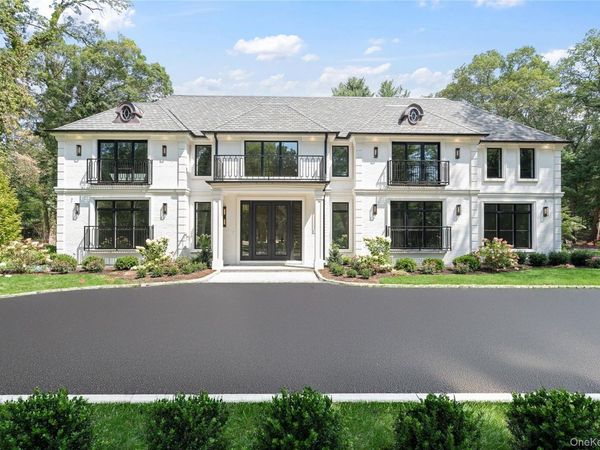 12 Quaker Ridge Drive, Brookville, NY 11545