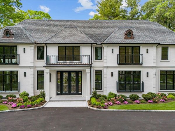 12 Quaker Ridge Drive, Brookville, NY 11545