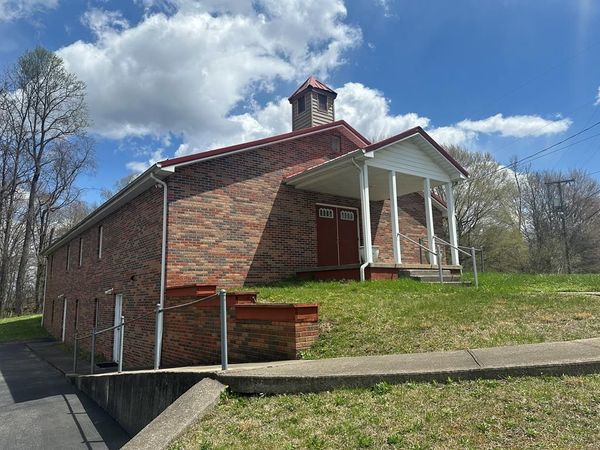 2569 Summerlee Road, OAK HILL, WV 25901