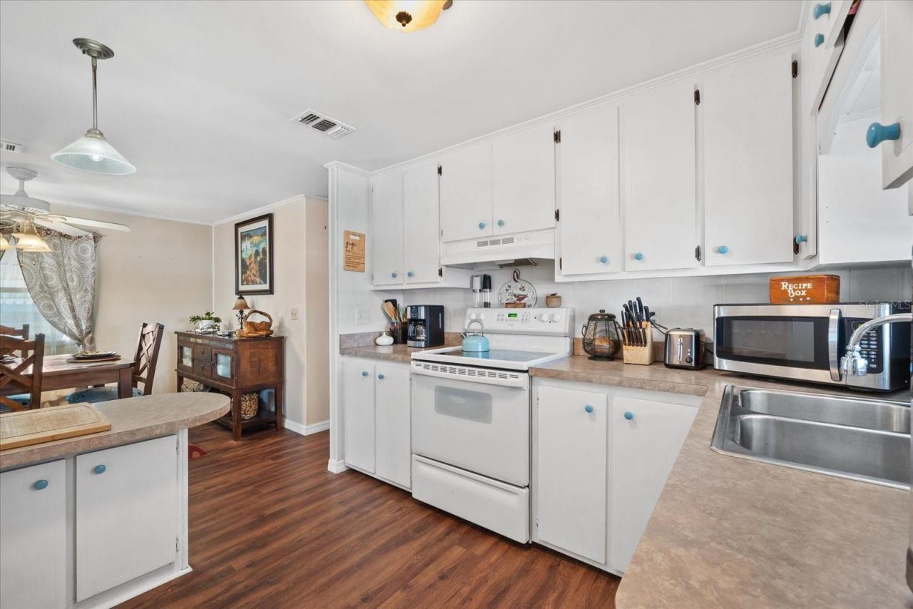 404 49th Avenue Drive W, Bradenton, FL 34207 Photo