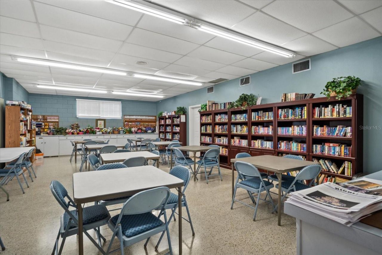 404 49th Avenue Drive W, Bradenton, FL 34207 Photo