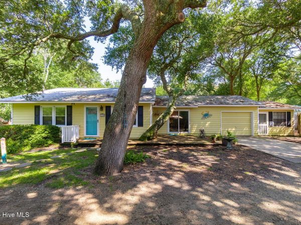 110 Holly Road, Pine Knoll Shores, NC 28512