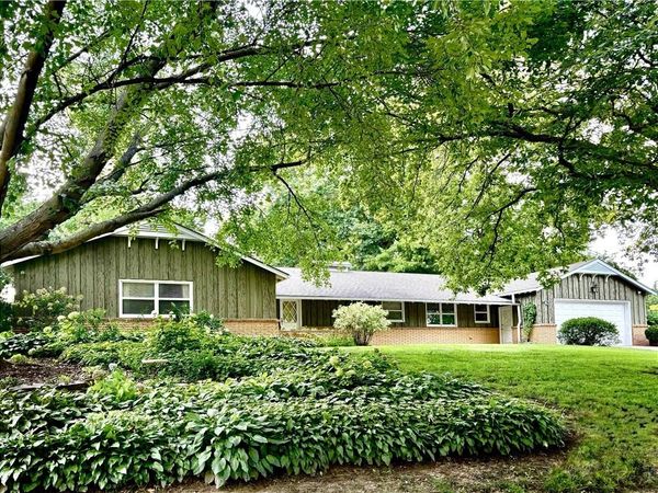 41 Stonecrest Drive, St Joseph, MO 64506