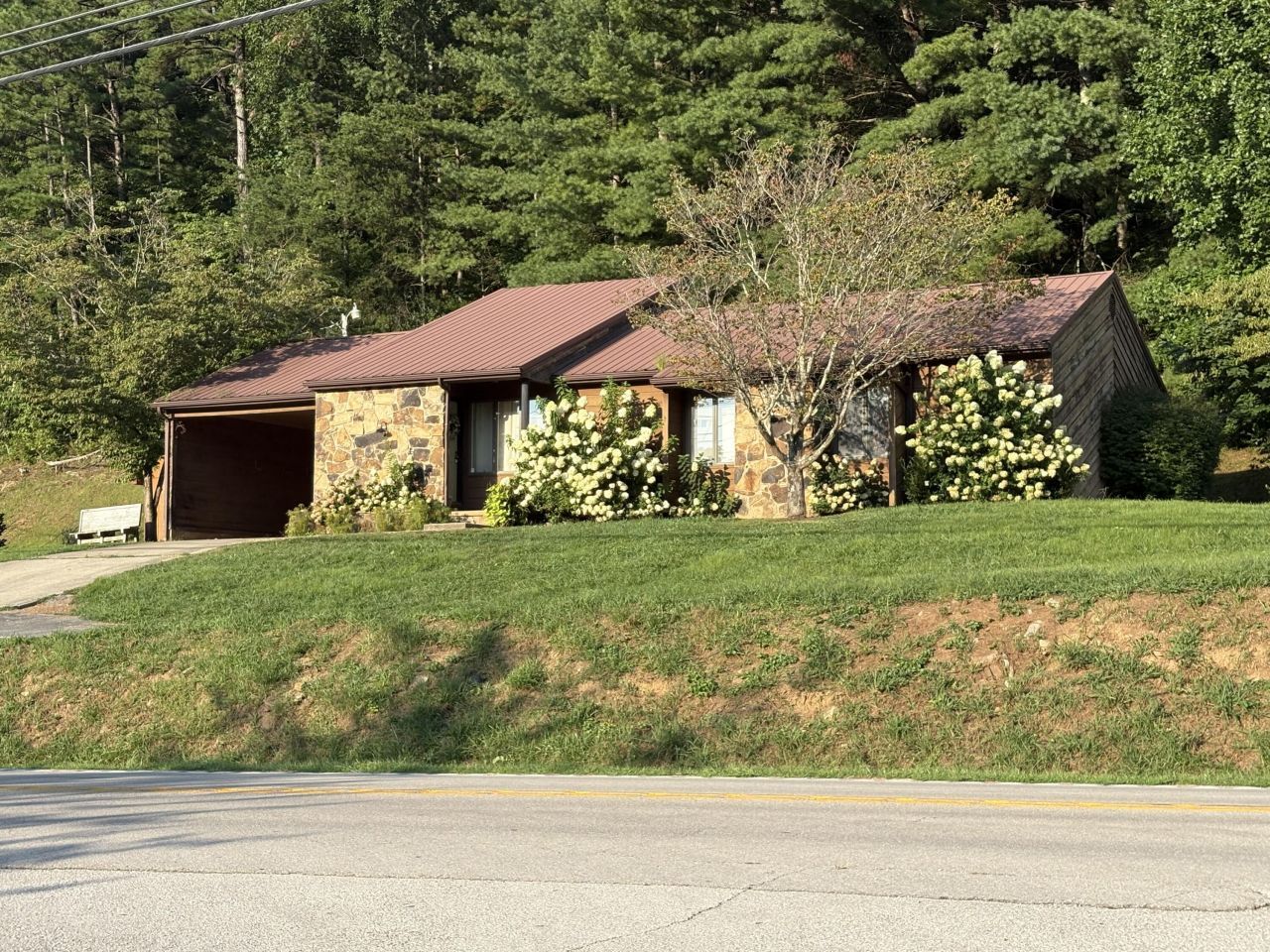 9820 N Hwy 421, Manchester, KY 40962 Main Photo