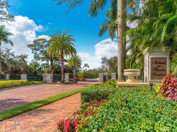 146 SE Fiore Bello, Port Saint Lucie, FL 34952