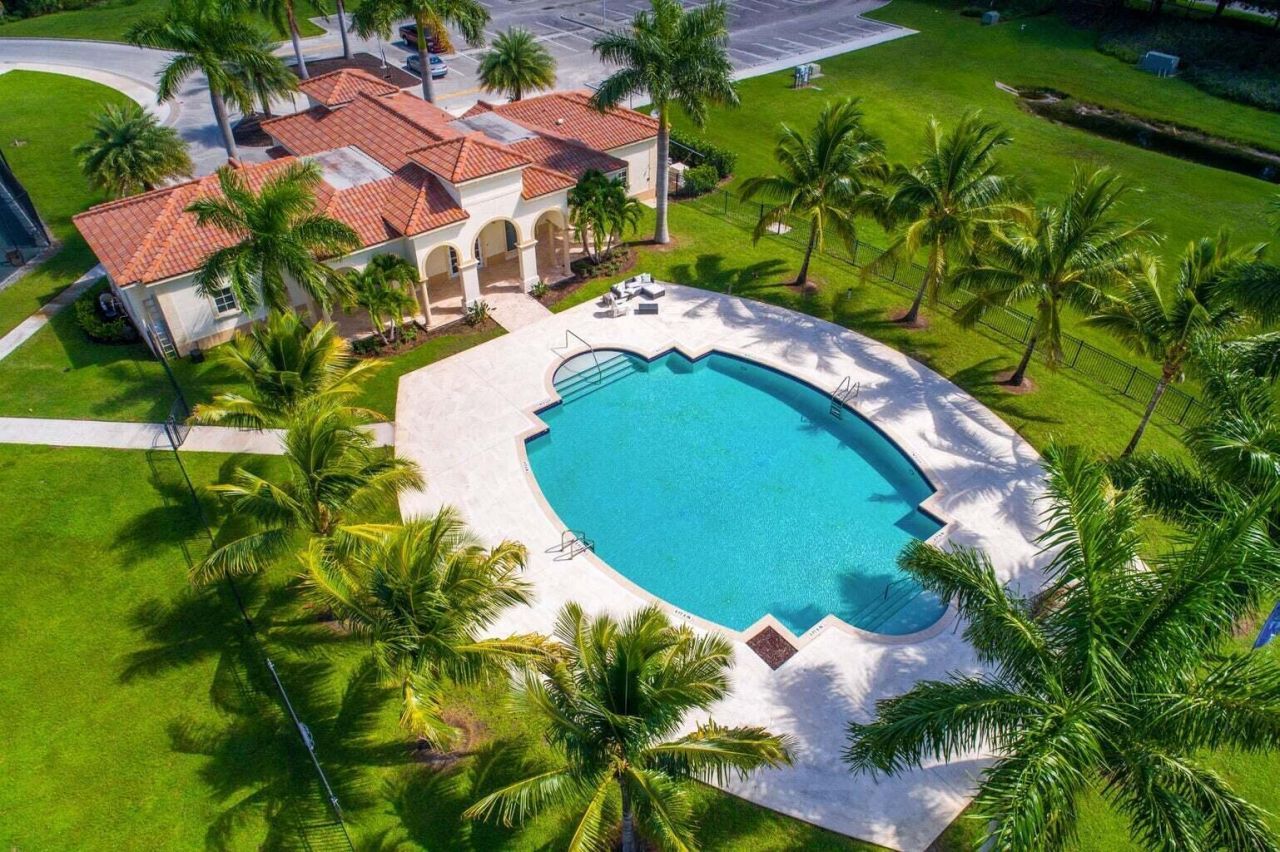 146 SE Fiore Bello, Port Saint Lucie, FL 34952 Photo