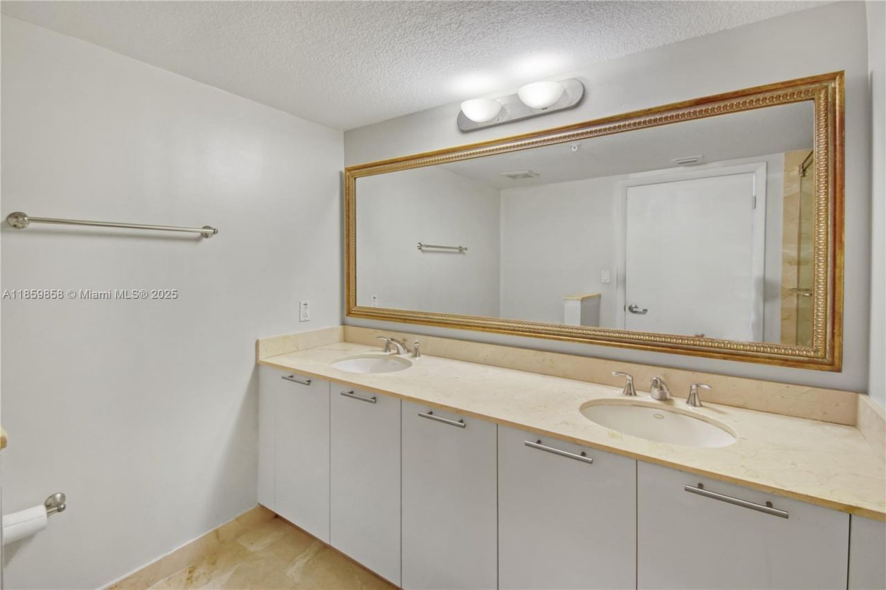 1800 N Bayshore Dr, Unit 509, Miami, FL 33132 Photo