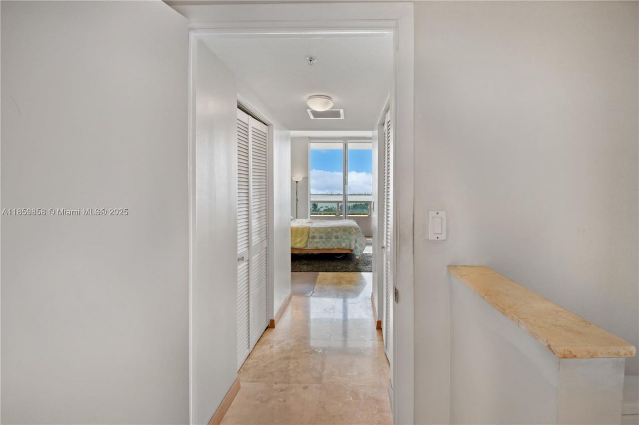 1800 N Bayshore Dr, Unit 509, Miami, FL 33132 Photo