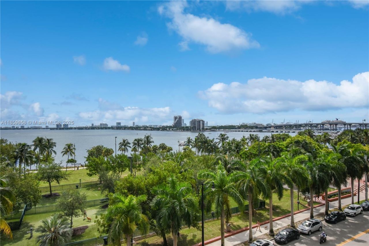 1800 N Bayshore Dr, Unit 509, Miami, FL 33132 Photo