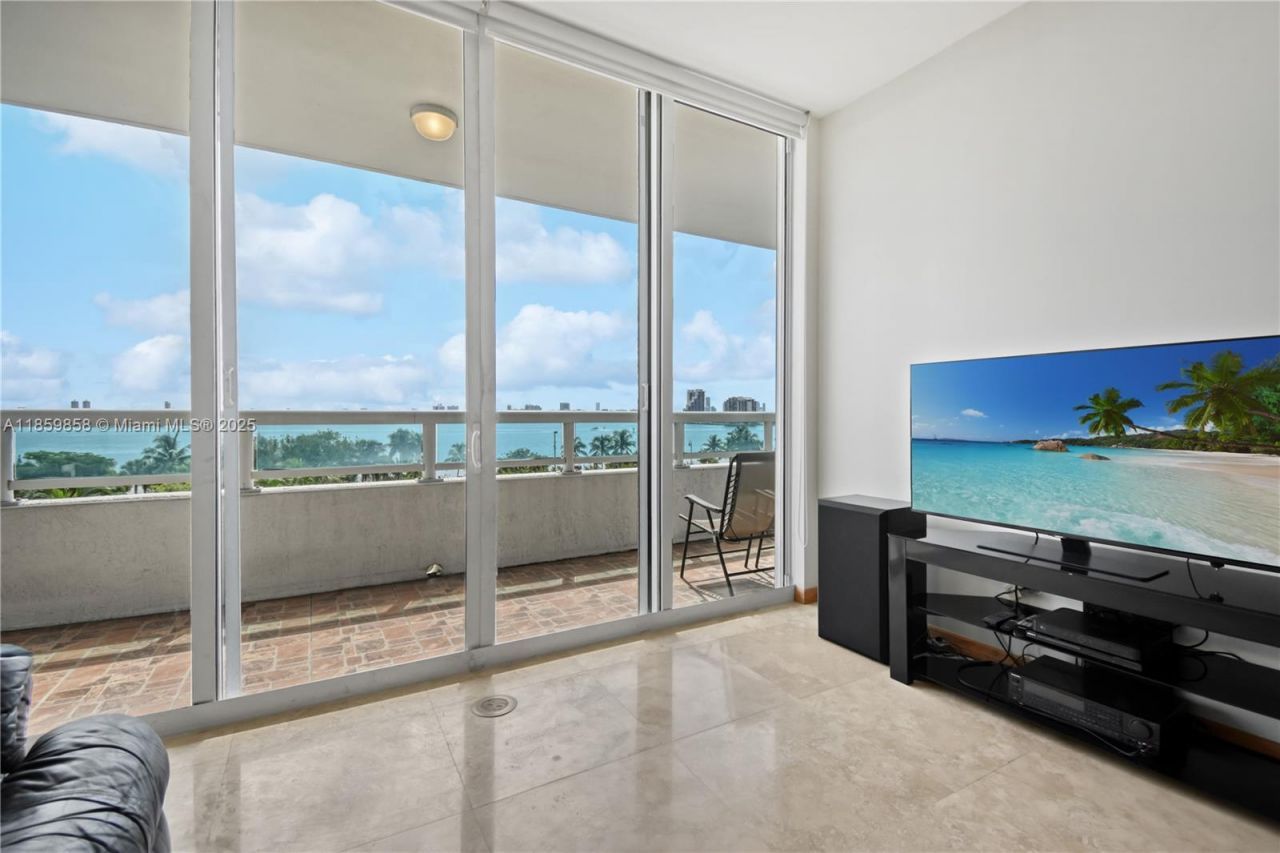 1800 N Bayshore Dr, Unit 509, Miami, FL 33132 Photo