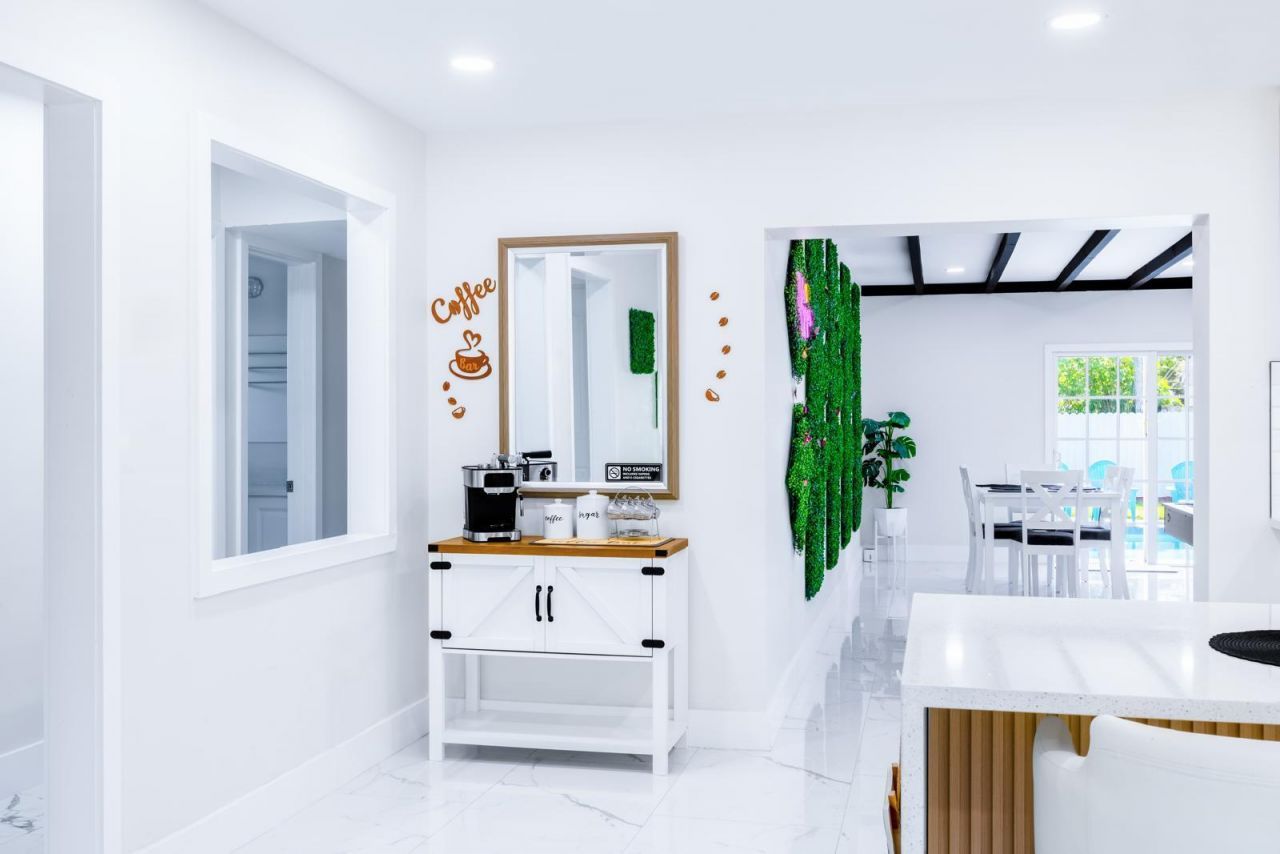 439 Forest Estate Drive, West Palm Beach, FL 33415 Photo