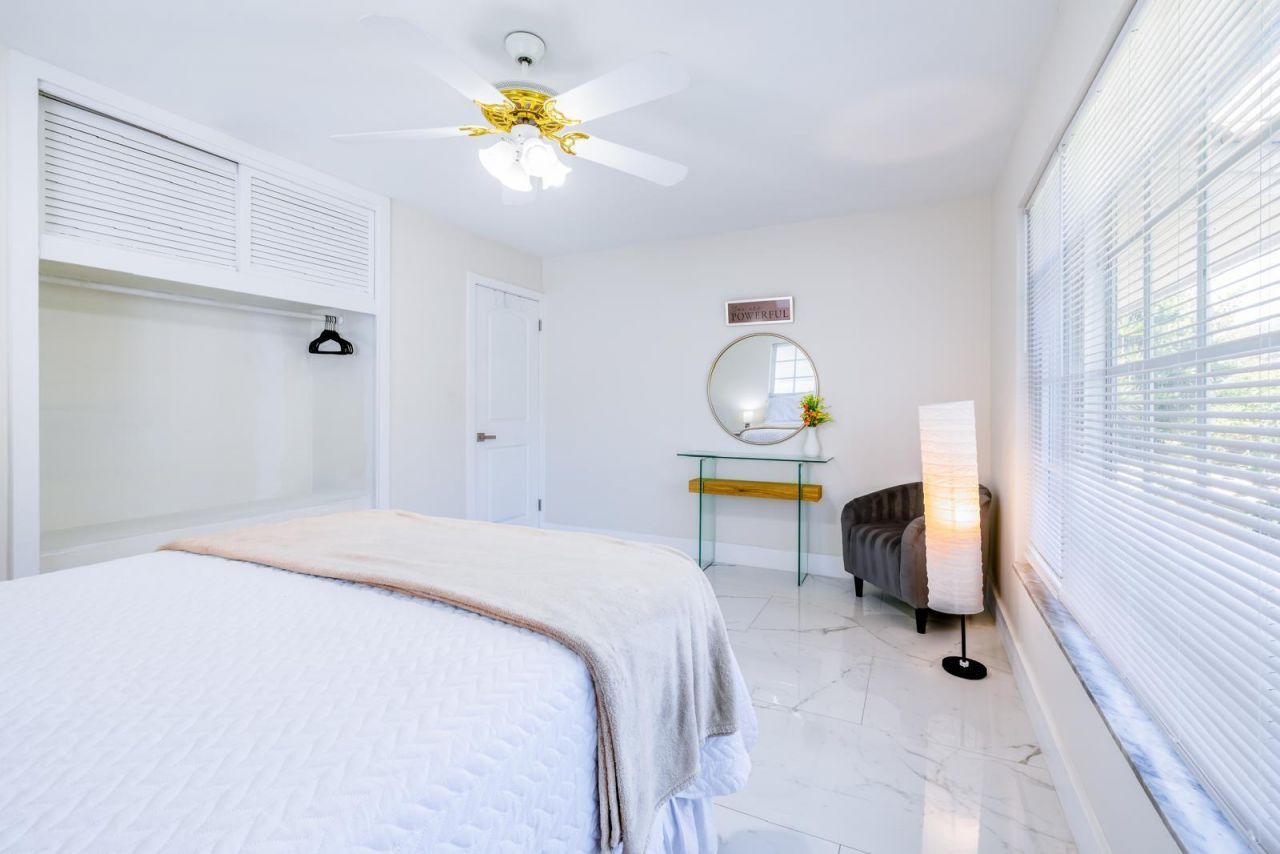 439 Forest Estate Drive, West Palm Beach, FL 33415 Photo