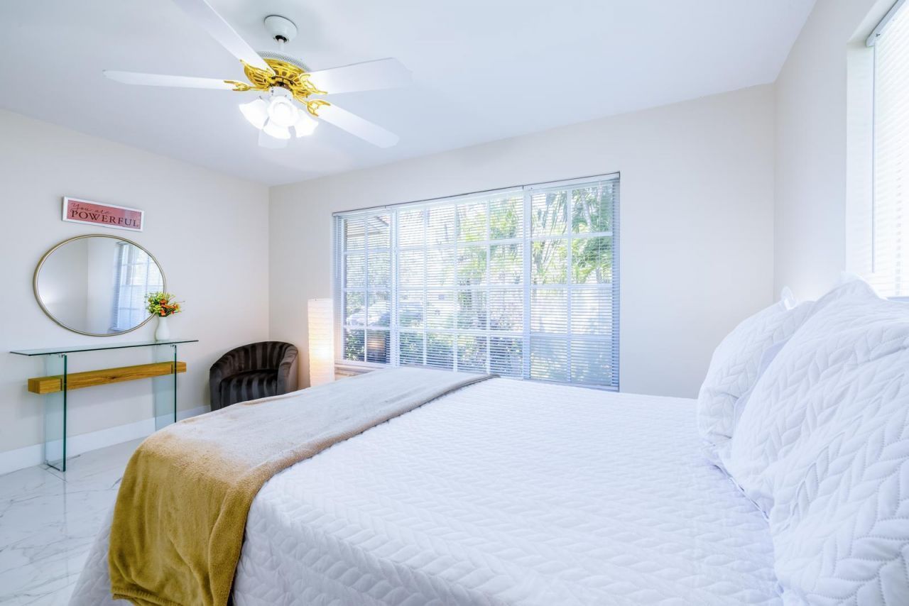 439 Forest Estate Drive, West Palm Beach, FL 33415 Photo