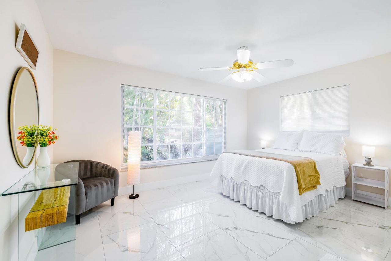 439 Forest Estate Drive, West Palm Beach, FL 33415 Photo