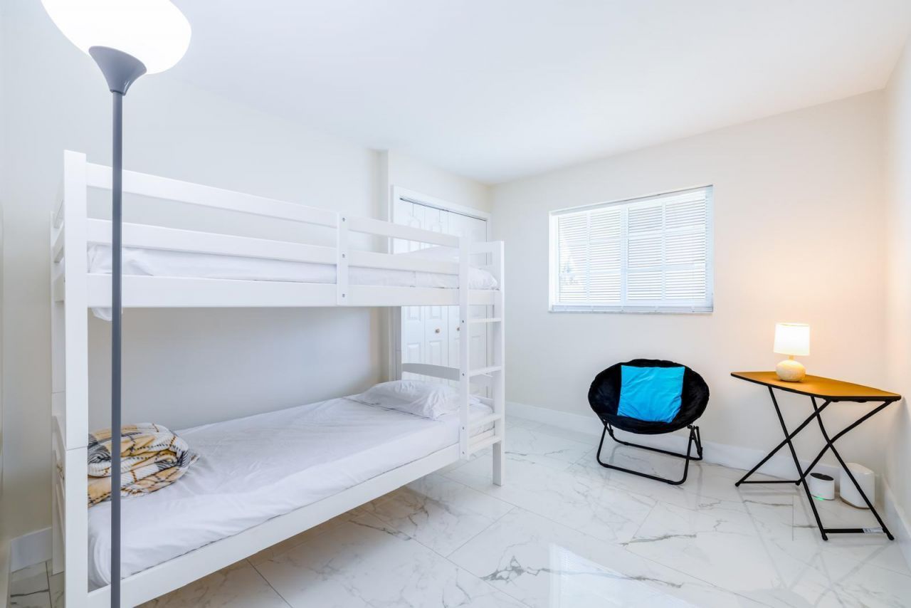 439 Forest Estate Drive, West Palm Beach, FL 33415 Photo