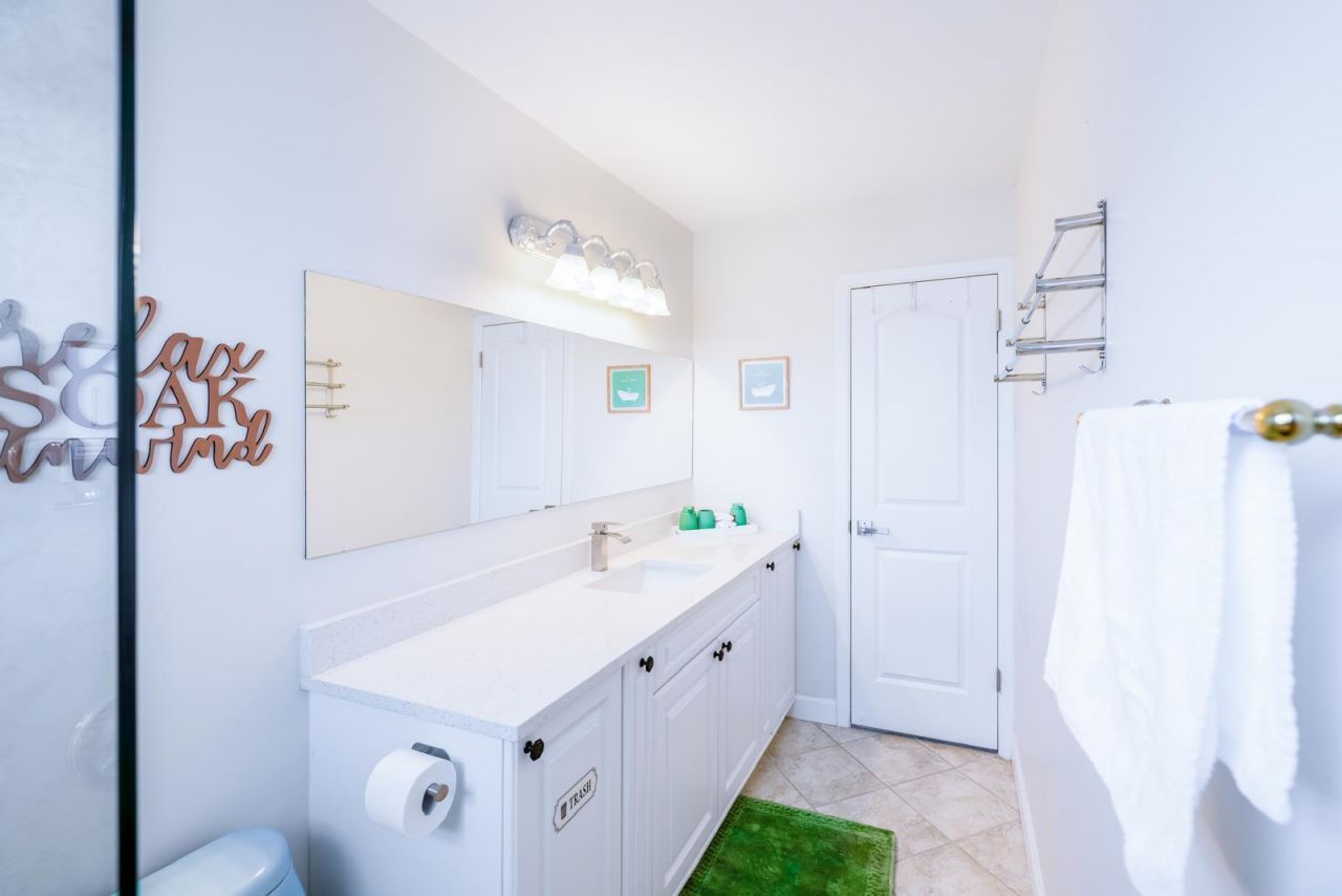 439 Forest Estate Drive, West Palm Beach, FL 33415 Photo