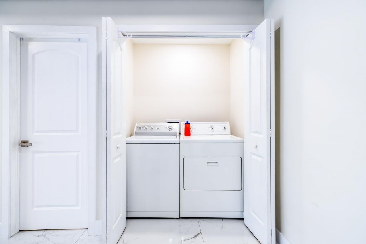 439 Forest Estate Drive, West Palm Beach, FL 33415 Photo