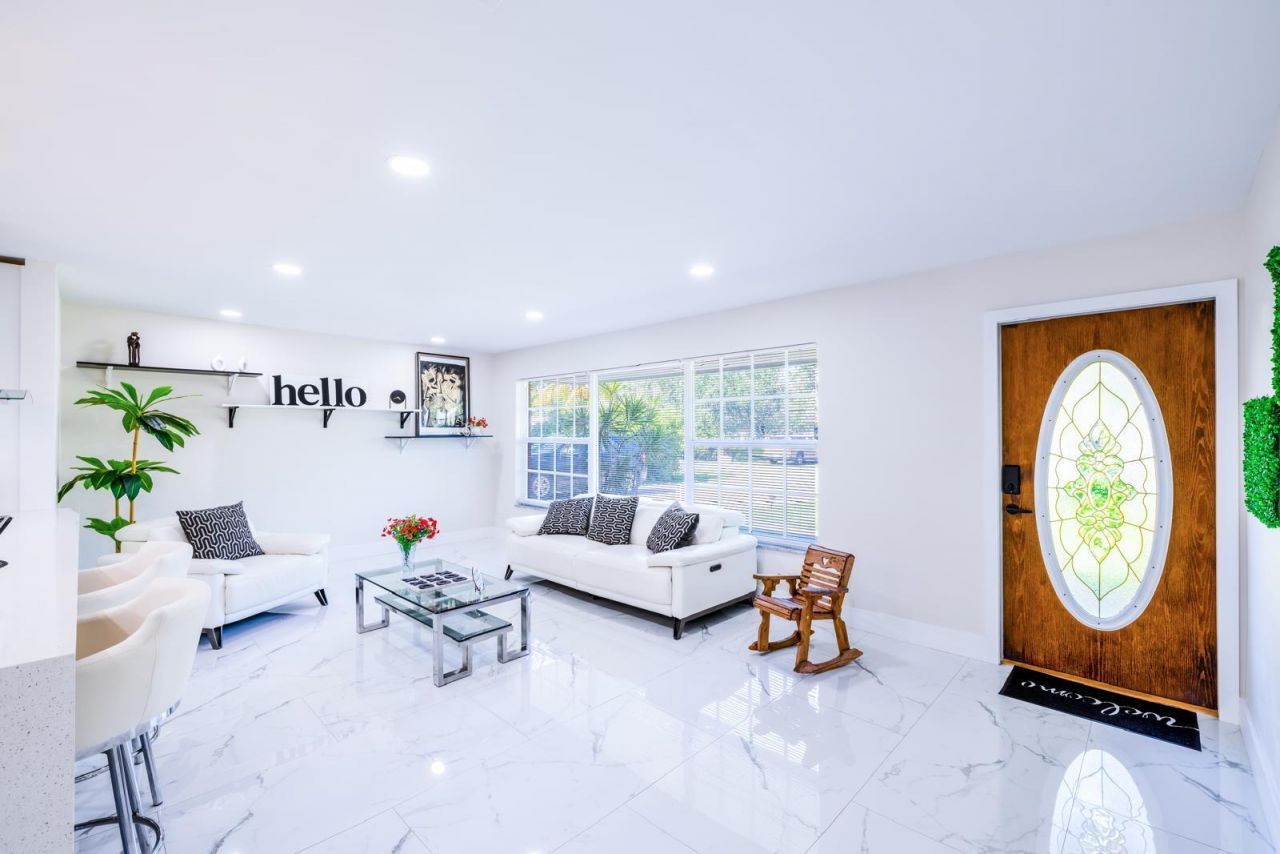 439 Forest Estate Drive, West Palm Beach, FL 33415 Photo