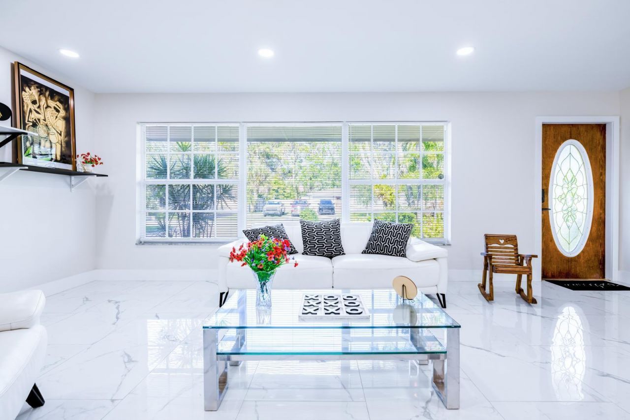 439 Forest Estate Drive, West Palm Beach, FL 33415 Photo