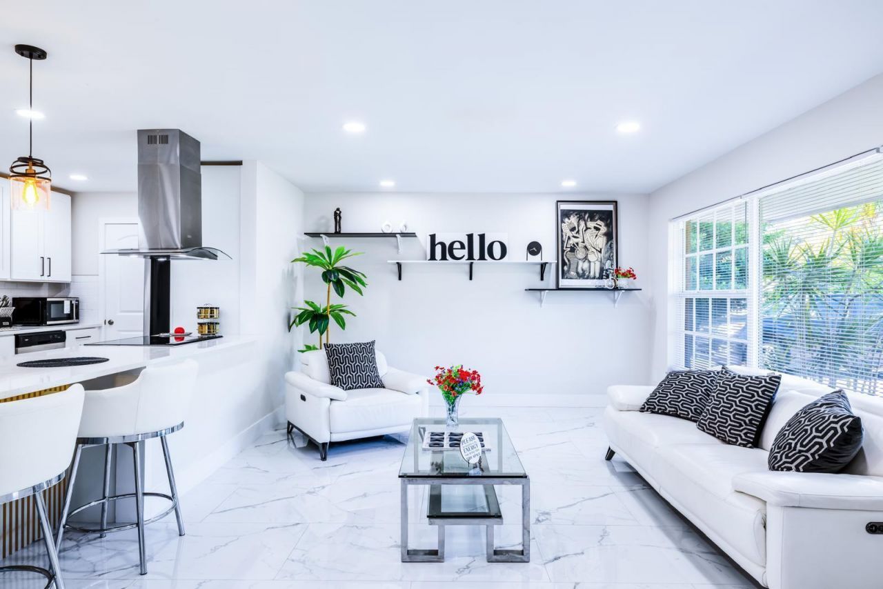 439 Forest Estate Drive, West Palm Beach, FL 33415 Photo