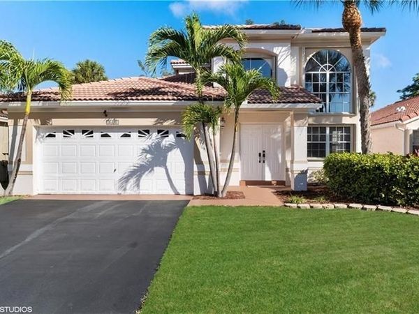 7697 NW 25th St, Margate, FL 33063