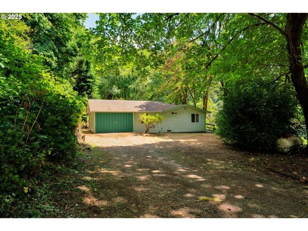 11406 E MAPLETON RD, Mapleton, OR 97453