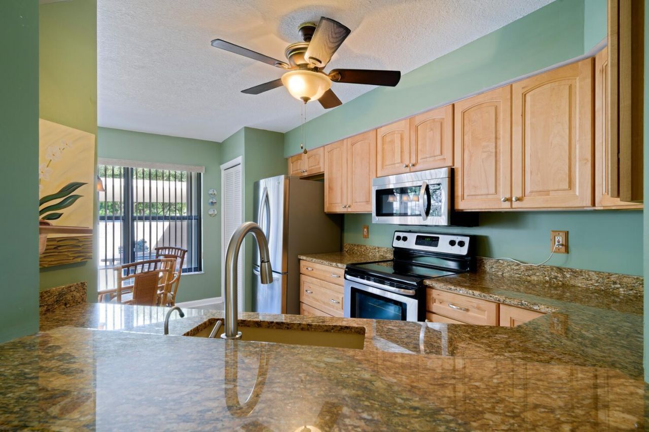 6030 SE Martinique Drive, Unit 102, Stuart, FL 34997 Photo