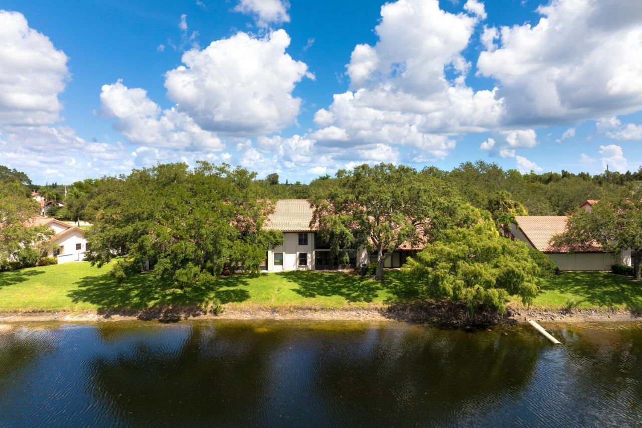 6030 SE Martinique Drive, Unit 102, Stuart, FL 34997 Photo