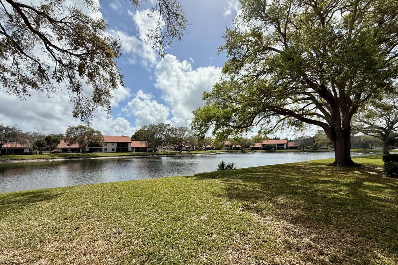6030 SE Martinique Drive, Unit 102, Stuart, FL 34997 Photo