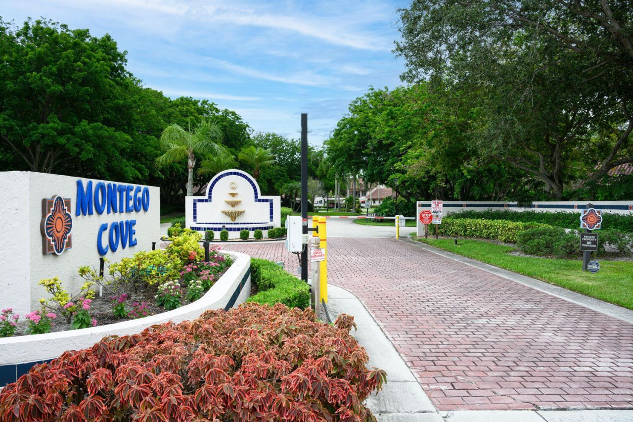 6030 SE Martinique Drive, Unit 102, Stuart, FL 34997 Photo