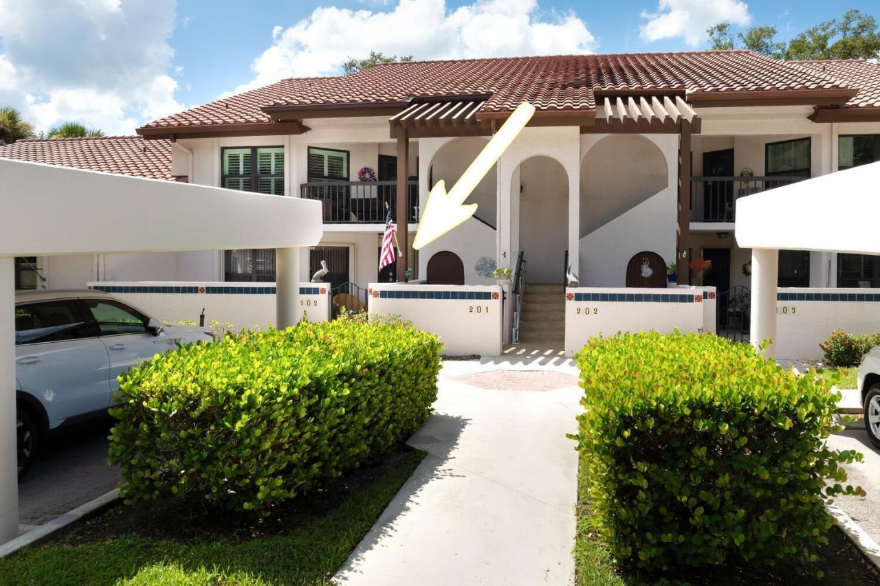 6030 SE Martinique Drive, Unit 102, Stuart, FL 34997 Photo
