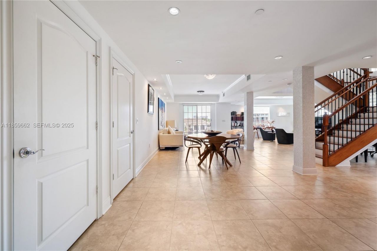 110 Hendricks Isle, Unit 13, Fort Lauderdale, FL 33301 Photo