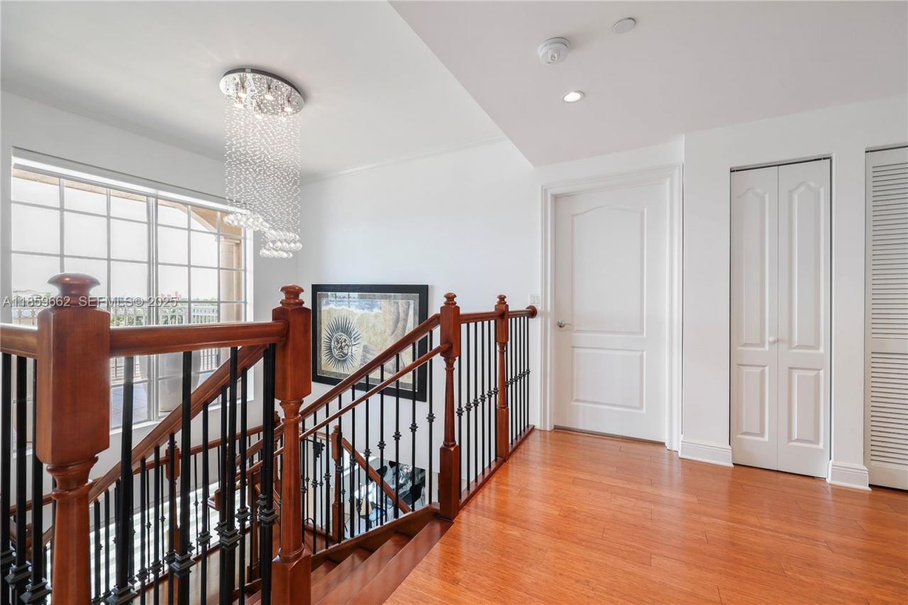 110 Hendricks Isle, Unit 13, Fort Lauderdale, FL 33301 Photo