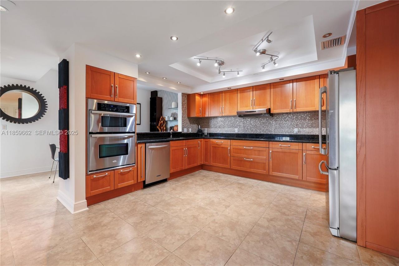 110 Hendricks Isle, Unit 13, Fort Lauderdale, FL 33301 Photo