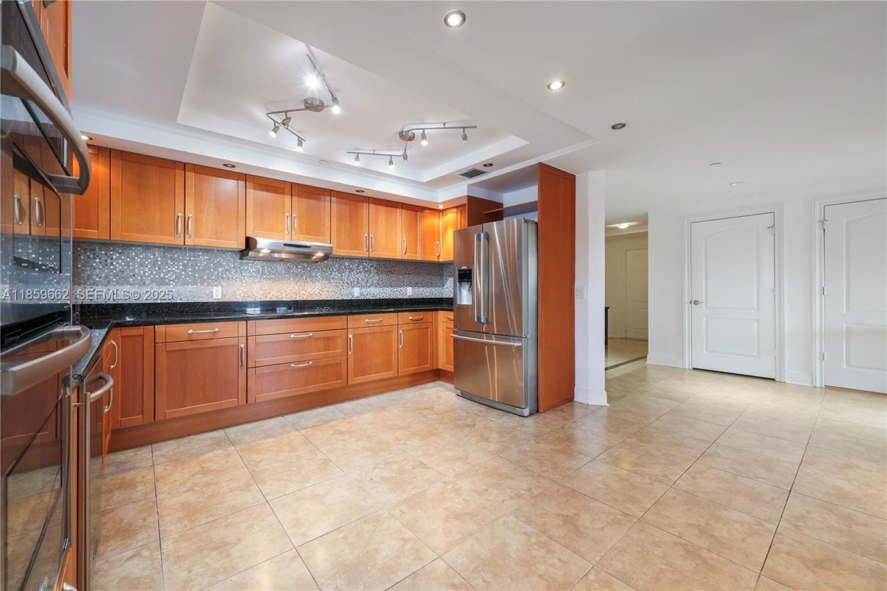 110 Hendricks Isle, Unit 13, Fort Lauderdale, FL 33301 Photo