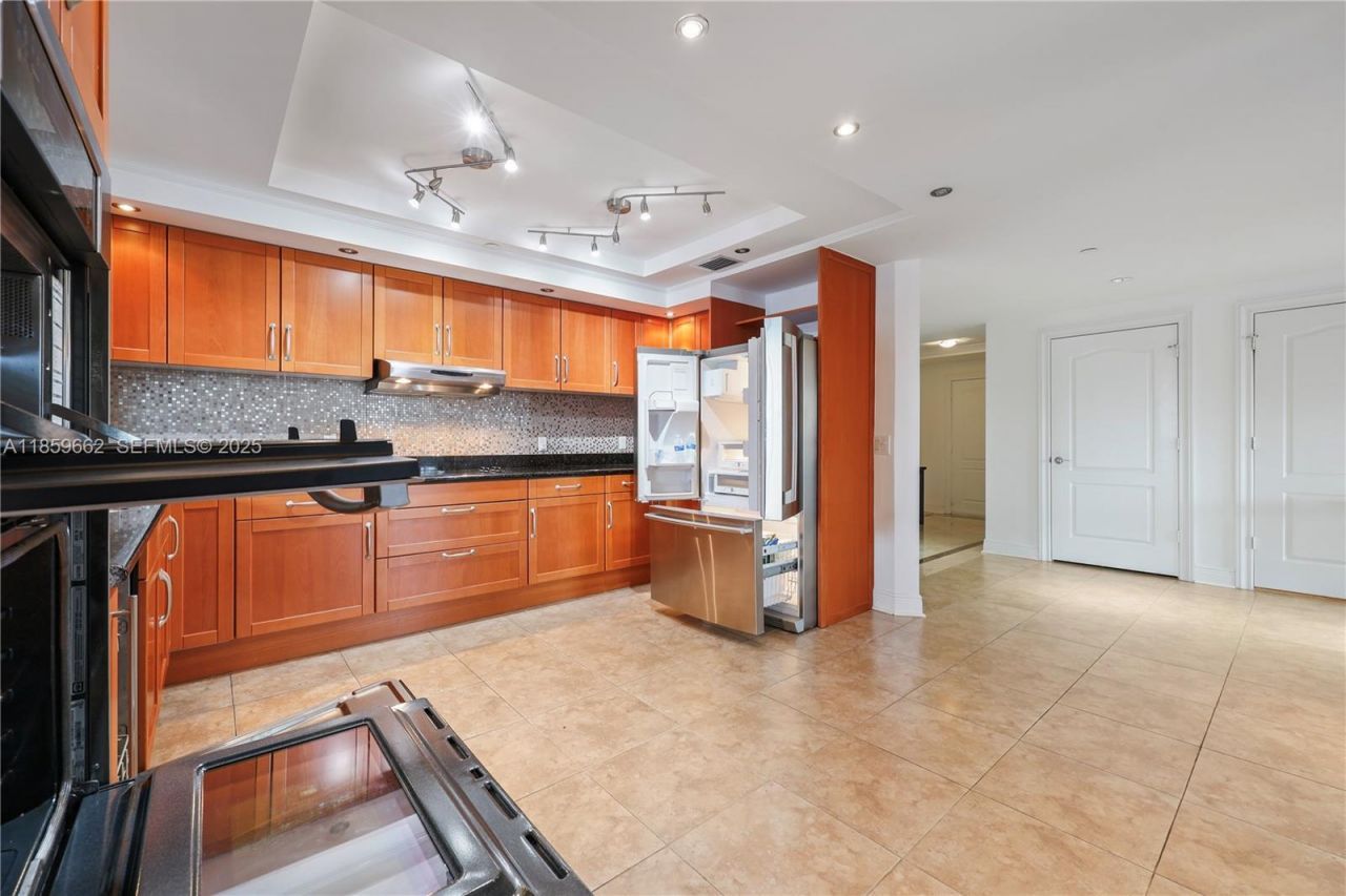 110 Hendricks Isle, Unit 13, Fort Lauderdale, FL 33301 Photo