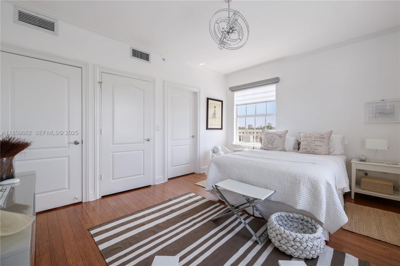 110 Hendricks Isle, Unit 13, Fort Lauderdale, FL 33301 Photo