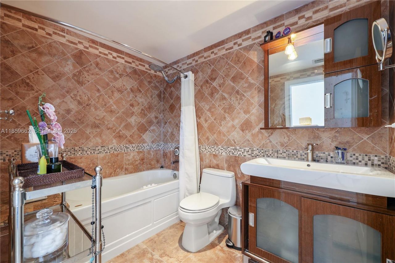 110 Hendricks Isle, Unit 13, Fort Lauderdale, FL 33301 Photo