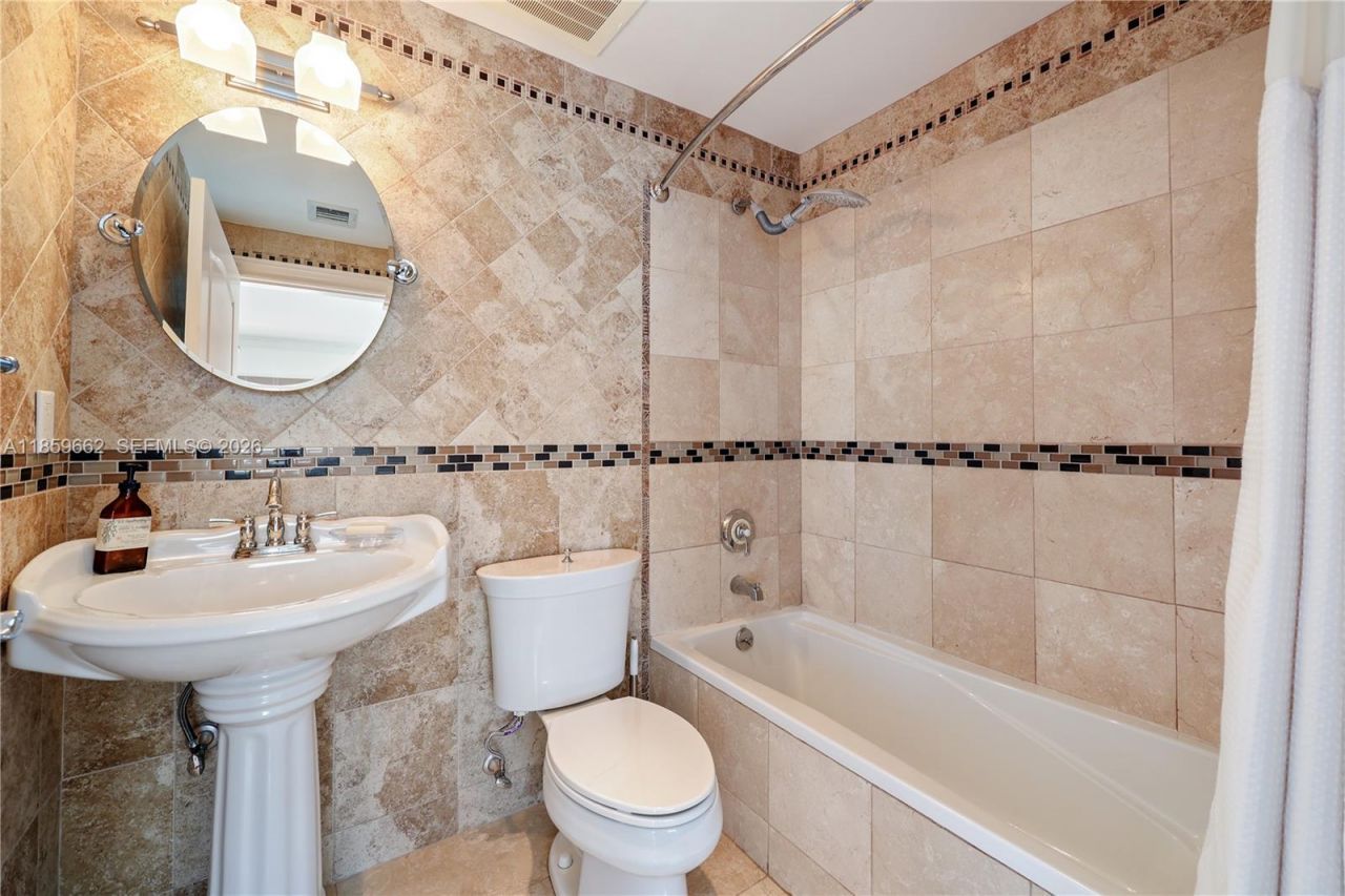 110 Hendricks Isle, Unit 13, Fort Lauderdale, FL 33301 Photo