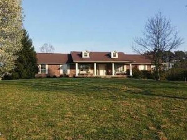 702 Calderwood Hwy, Maryville, TN 37801