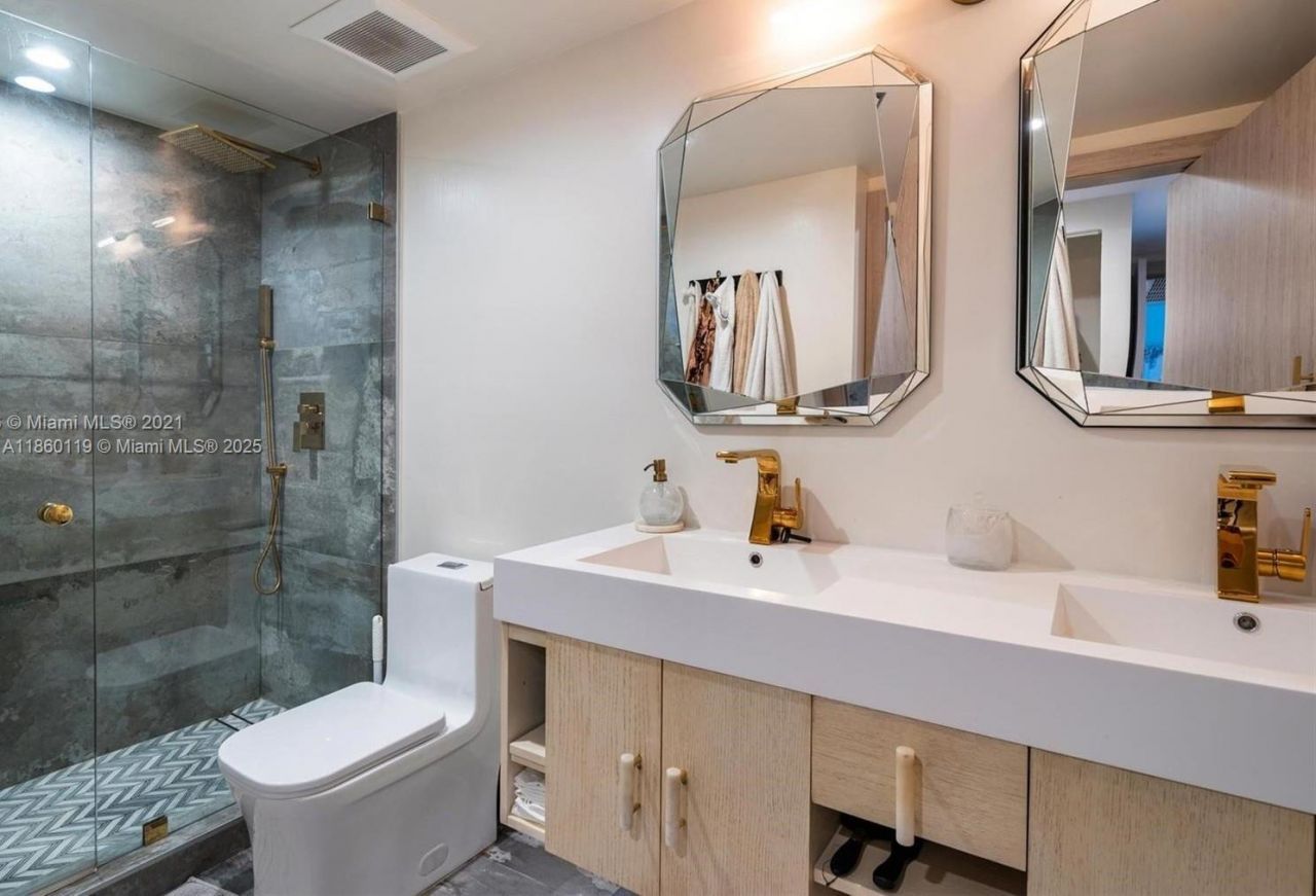 2301 Collins Ave, Unit 306, Miami Beach, FL 33139 Photo