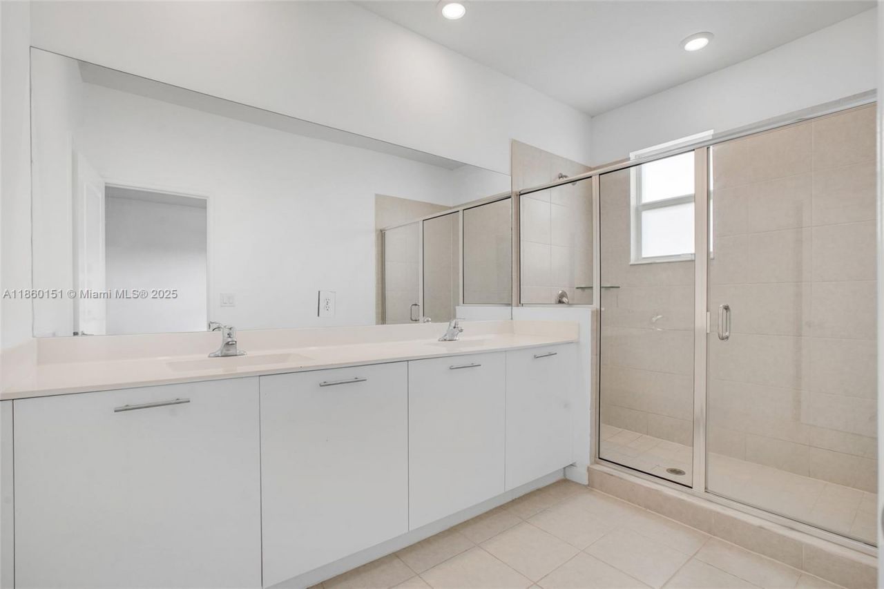 12609 NW 23rd Pl, Unit 12609, Miami, FL 33167 Photo