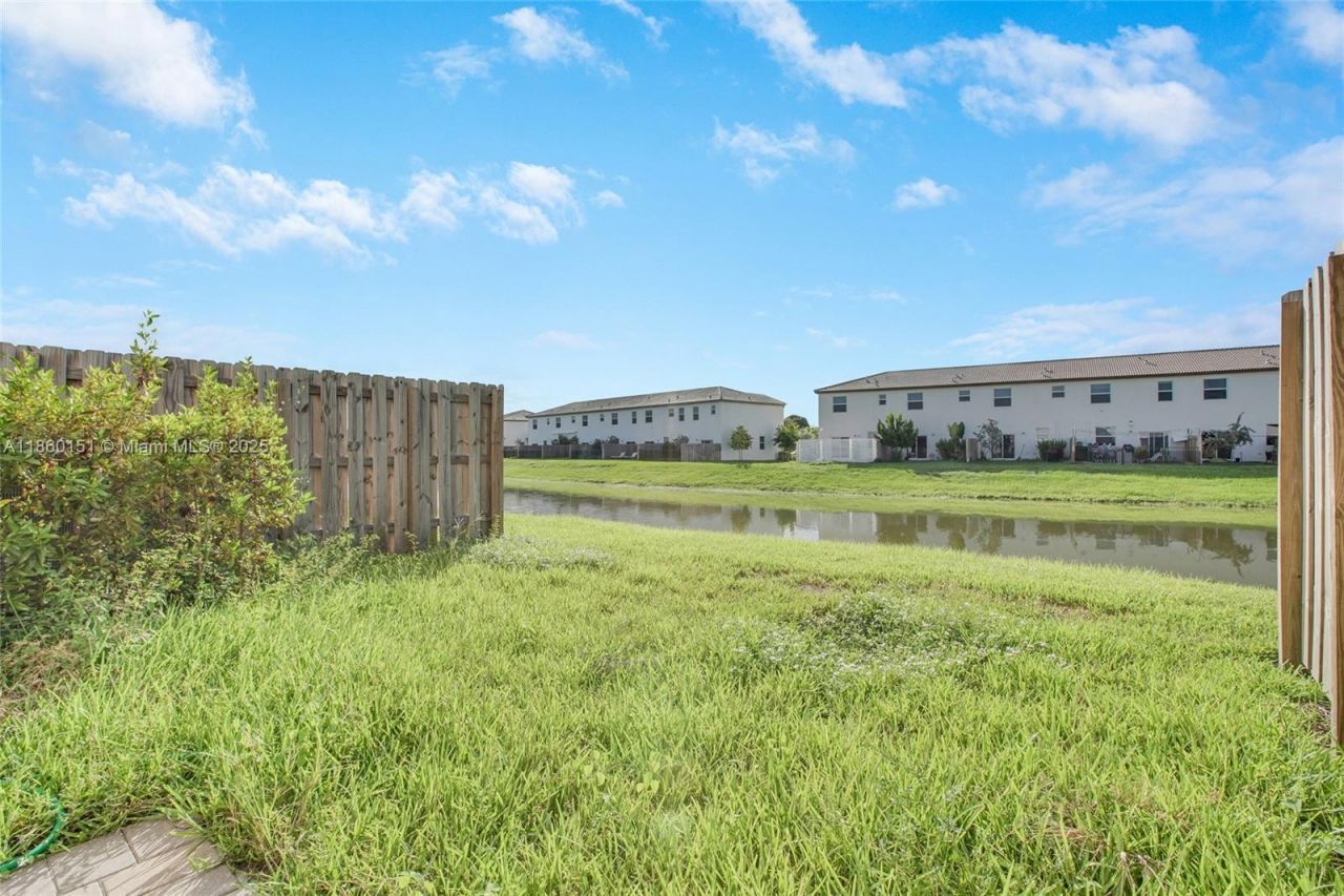 12609 NW 23rd Pl, Unit 12609, Miami, FL 33167 Photo