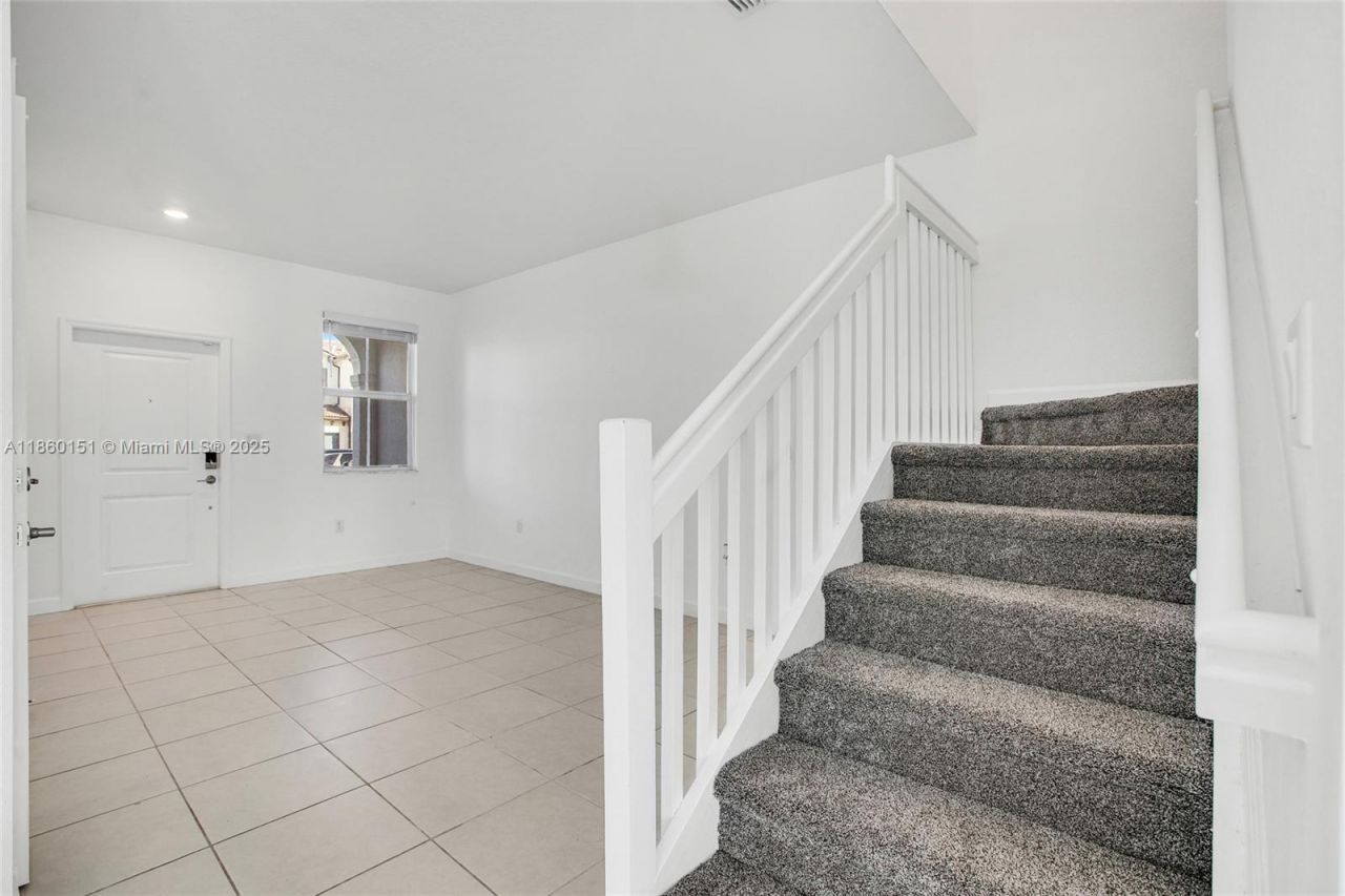 12609 NW 23rd Pl, Unit 12609, Miami, FL 33167 Photo