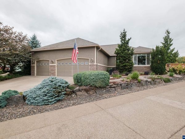 3082 Yellowstone Pl NE, Albany, OR 97321