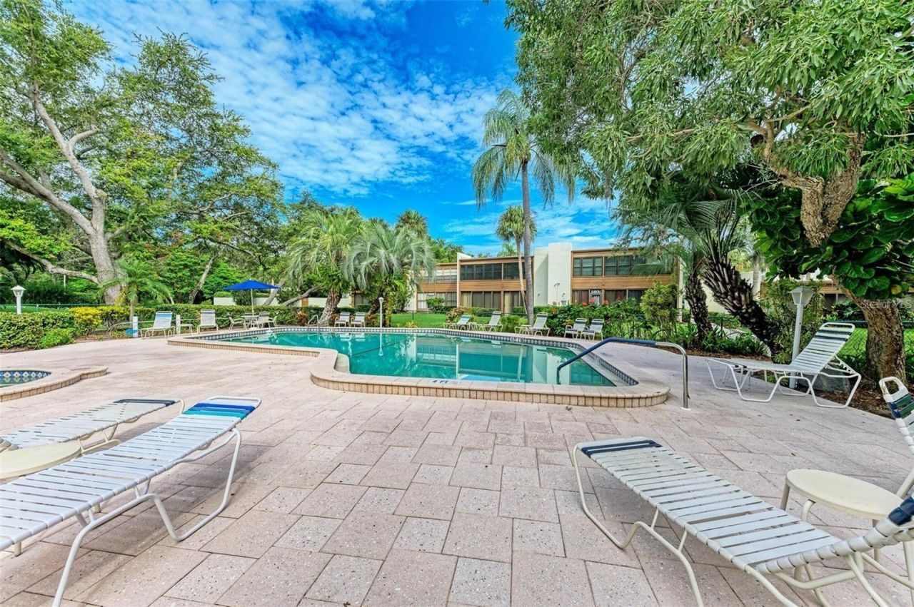 118 Pinehurst Drive, Unit 118D, Bradenton, FL 34210 Photo