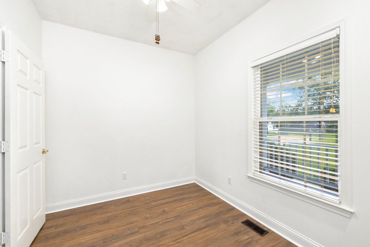 233 Plantation Drive Photo 25