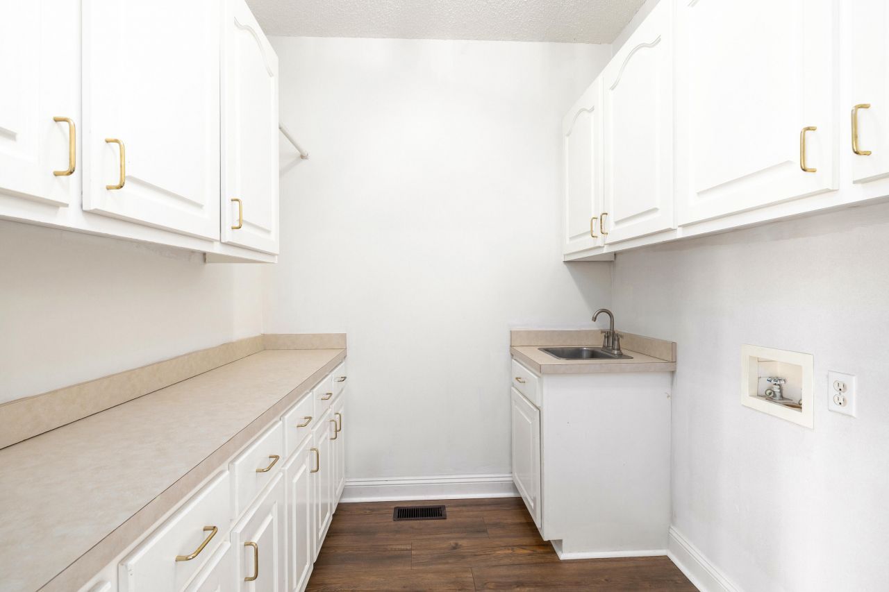 233 Plantation Drive Photo 35